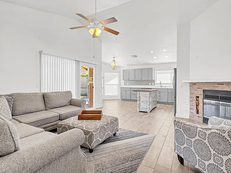 3945 E Salinas St — Photo 21