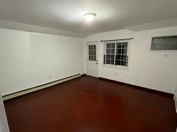 107 0 Van Wyck Service Rd #2, South Richmond Hill, NY 11419