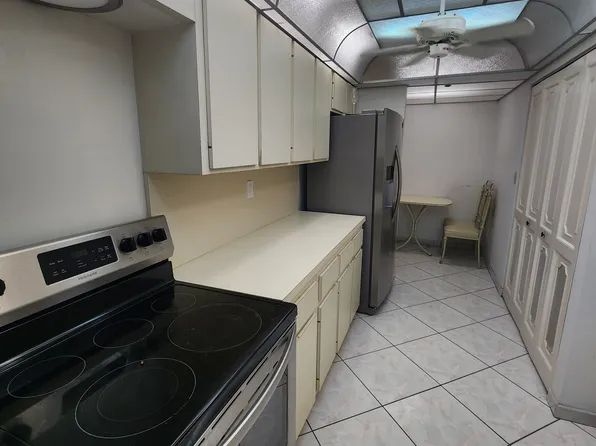 3200 Collins Ave APT 36, Miami Beach, FL 33140