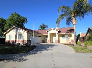 512 Puffin Ln, Lemoore, CA 93245