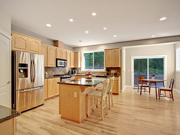 5th image of 4917 63rd Ave NW