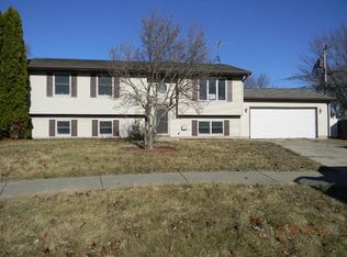 136 Glencove Dr, Michigan City, IN 46360