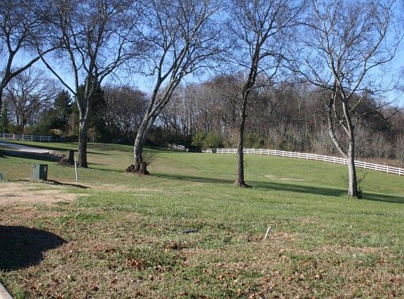 4th image of Riverbrook Dr