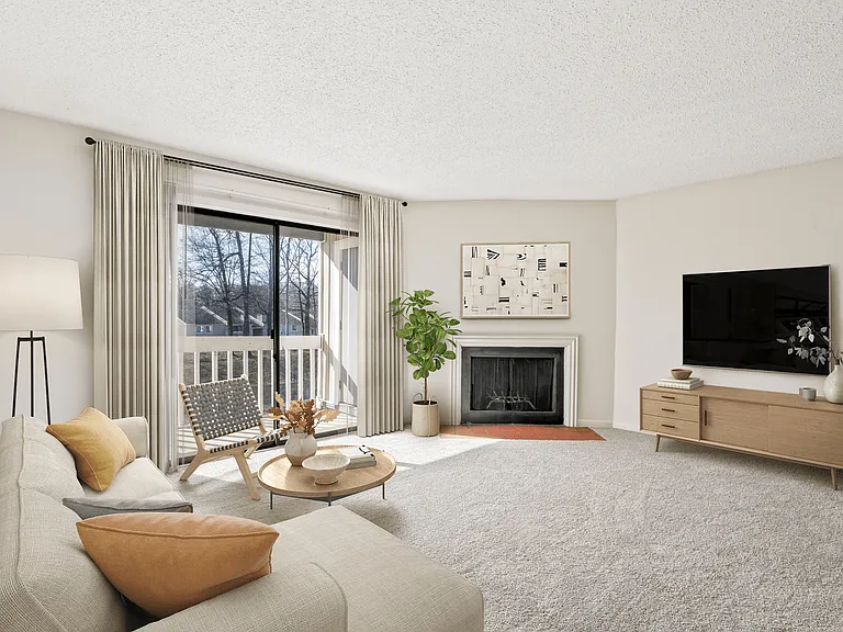 Eastchester Ridge Apartments — Photo 28