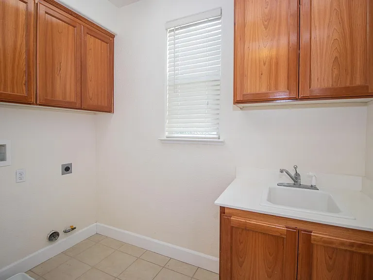 6239 Newhaven Ln — Photo 47