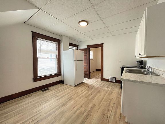 5th image of 109 E 5th Ave #B