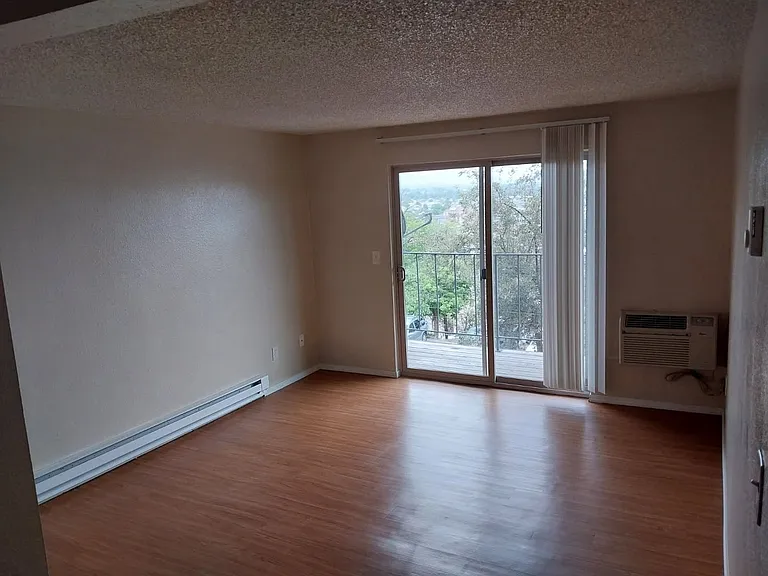 321 N 5th St #17 — Photo 7
