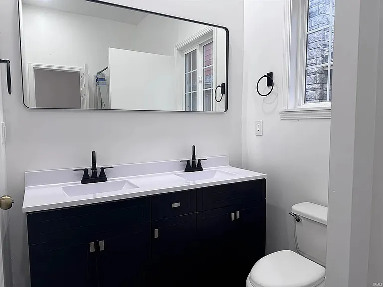 217 N F St — Photo 8