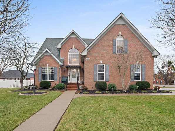 2502 Mission Ridge Dr, Murfreesboro, TN 37130