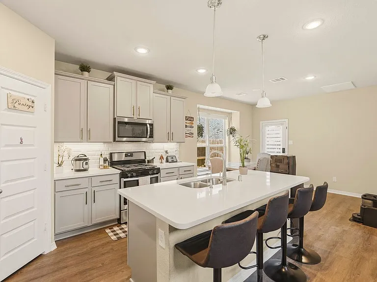 812 Coronado Terrace Ln — Photo 9