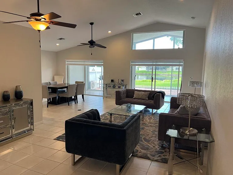 10596 Sunset Isles Ct — Photo 3