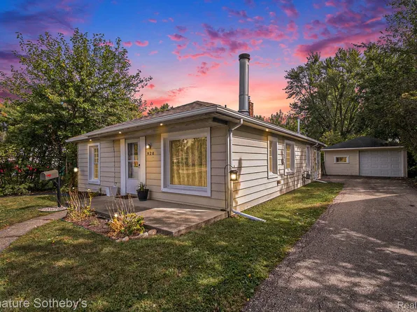 920 Venoy Rd, Garden City, MI 48135