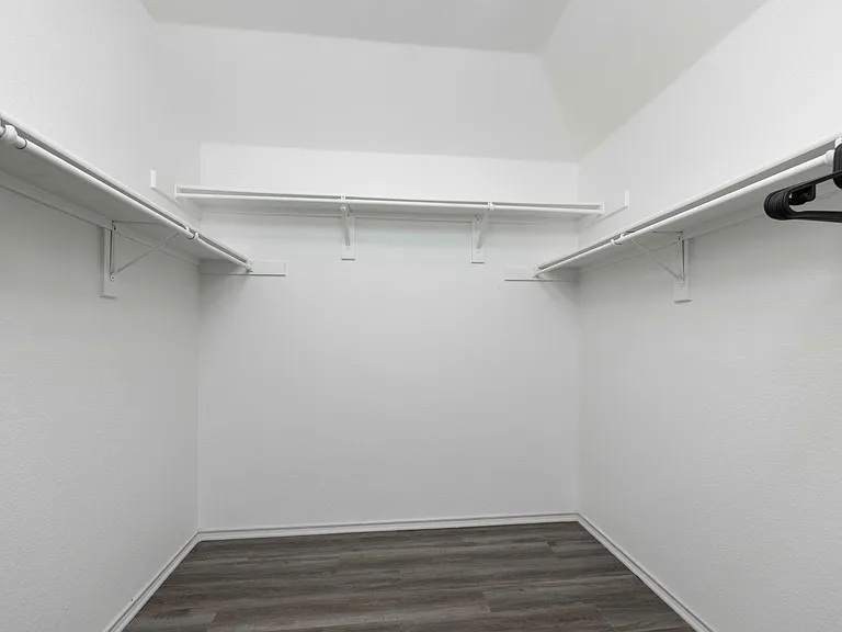 2672 Blackstone Dr — Photo 19