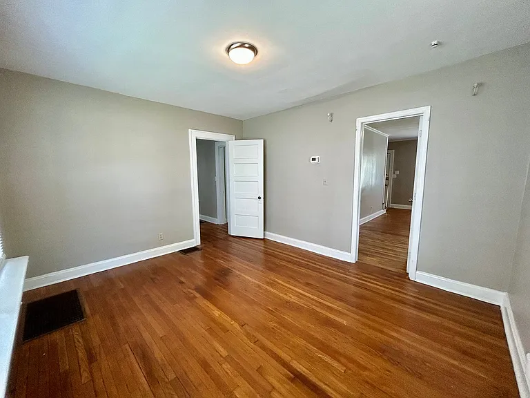 321 S 3rd St — Photo 5