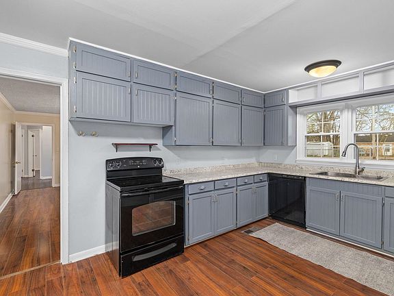 4th image of 2332 McBurney Dr