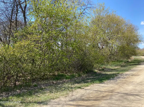 120 Palmer Rd, Devils Lake, ND 58301