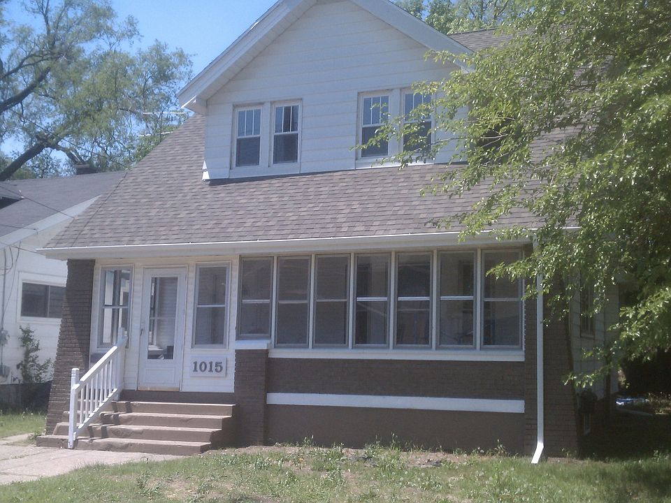 1st image of 1015 Underwood Ave SE