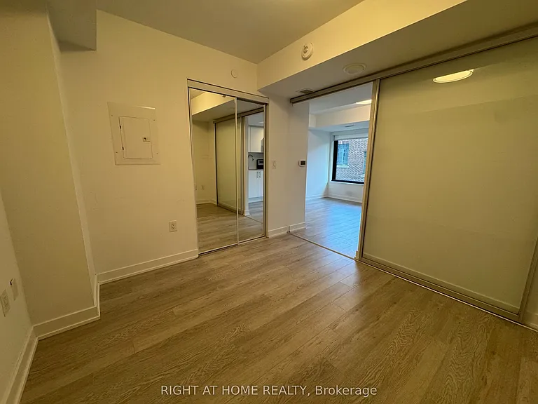 3 Strathgowan Ave #326 — Photo 10