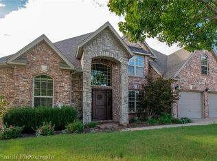 2247 N Berkleigh Dr, Fayetteville, AR 72704