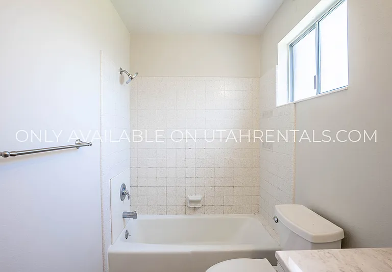 32 E 925 N — Photo 17