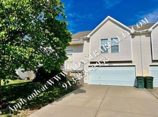 18521 S Mulberry Ct, Gardner, KS 66030
