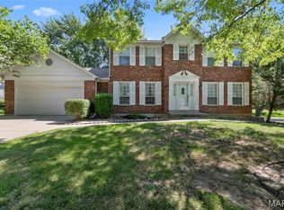 842 Ridgetop Cir, Saint Charles, MO
