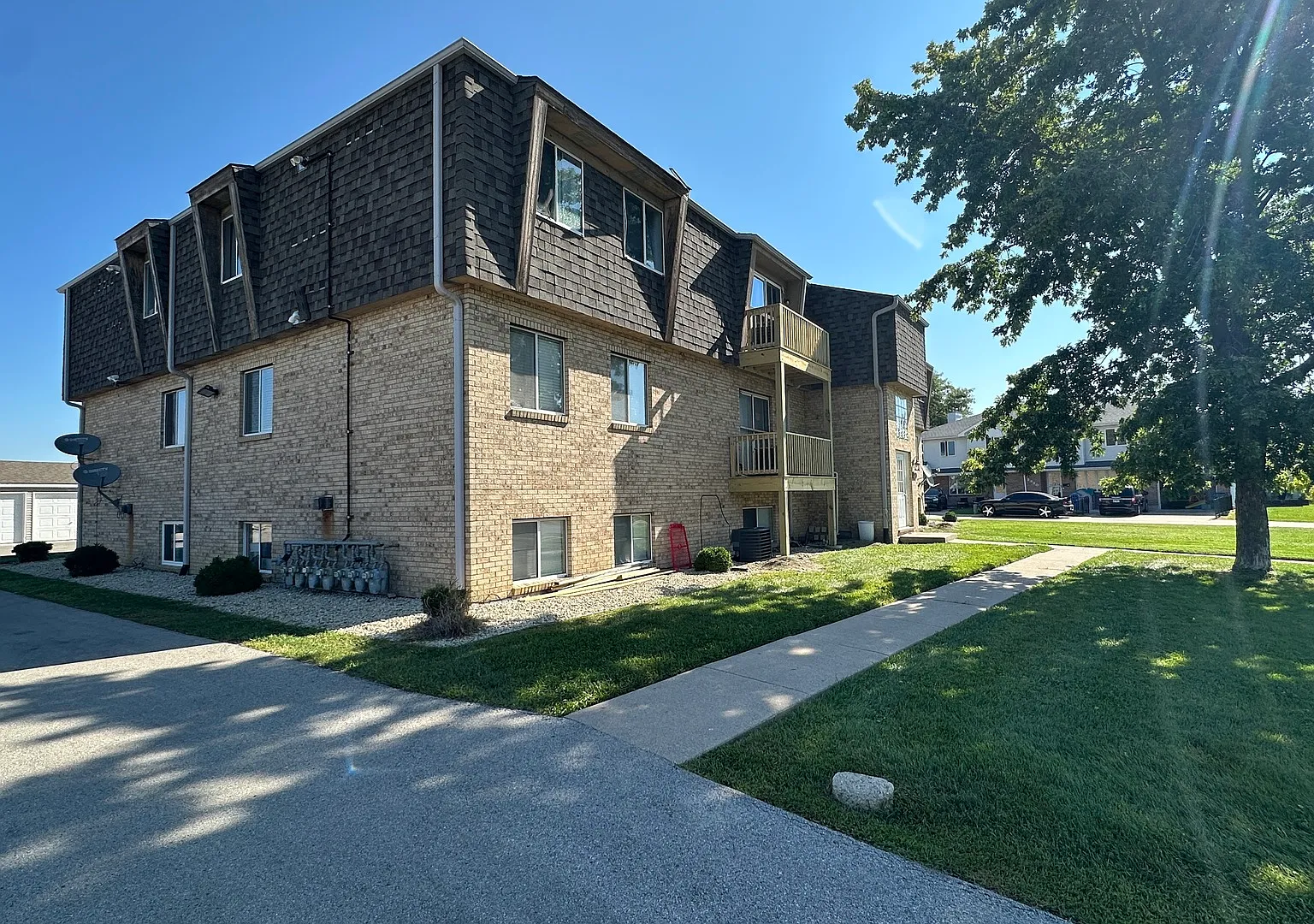 2 bed, 900 sqft, $1,750 — Photo 2