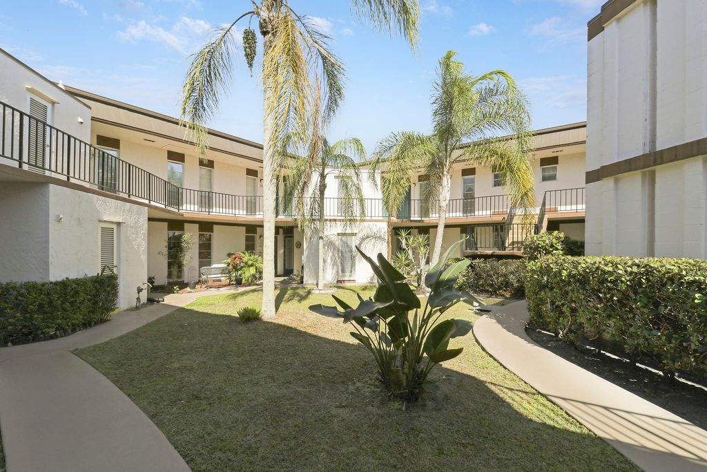 Apartment in Royal Palm Beach, Palm Beach - View 4