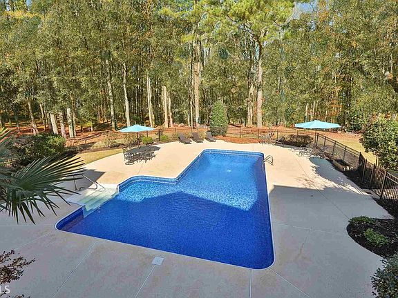 5th image of 175 Laurelwood Dr
