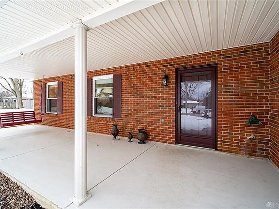 2nd image of 623 Lake Forest Dr