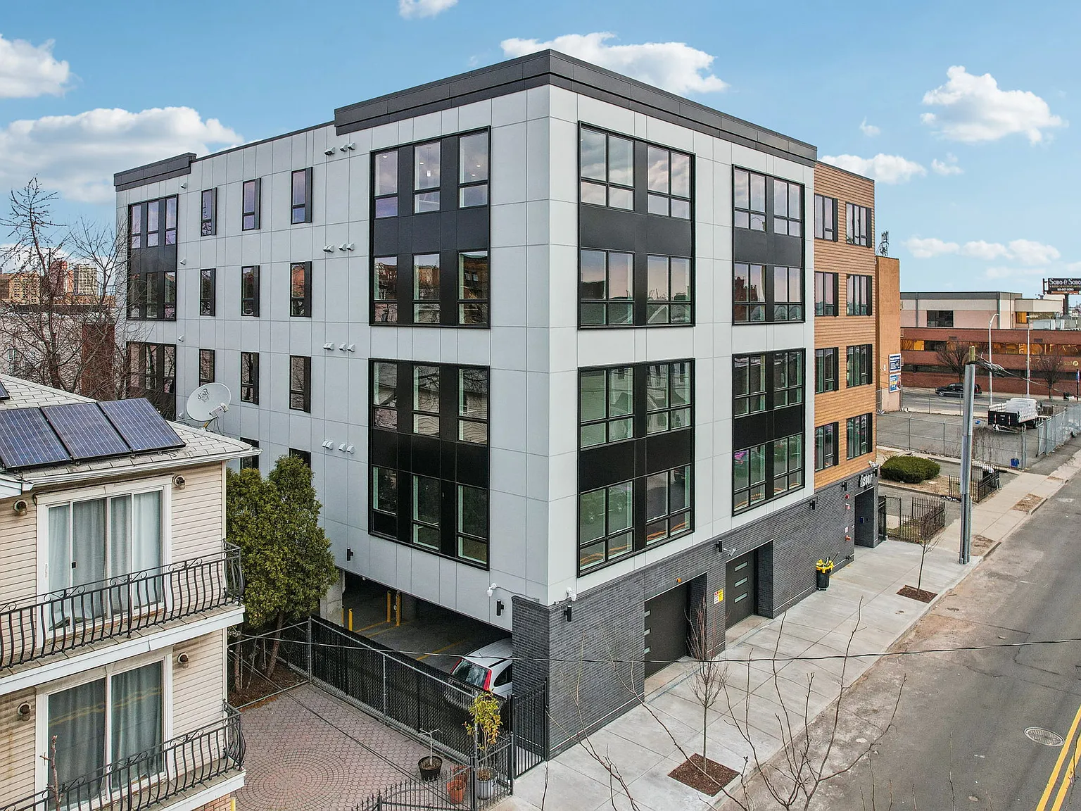 Astor by Gomes — Photo 2
