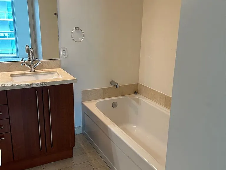1111 SW 1st Ave #3816 — Photo 8