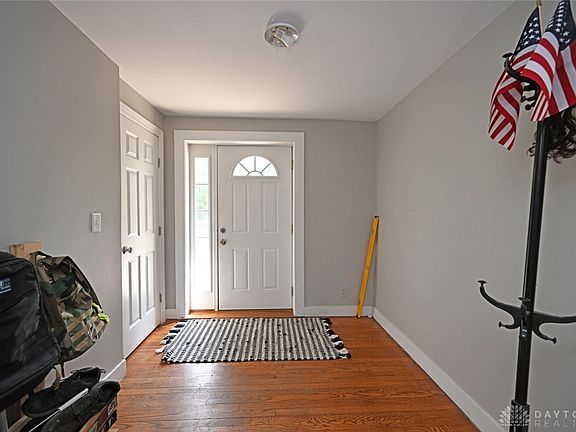 3rd image of 1614 W Loveland Ave