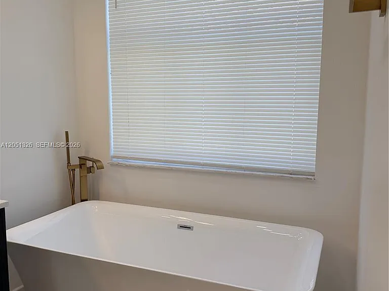 3802 SW 165th Ter — Photo 11