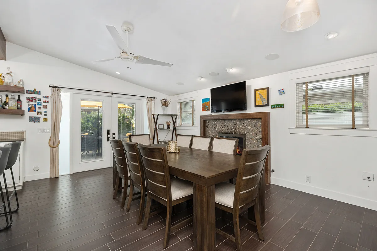 3 bed, 1828 sqft, $10,000 — Photo 3