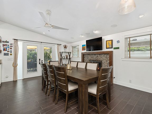 3rd image of 142 W Avenida Cadiz