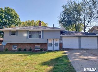 3806 N Donna Ln, Peoria, IL 61615