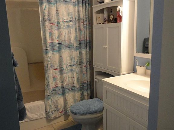 5th image of 1615 S Lake Park Boulevard #806