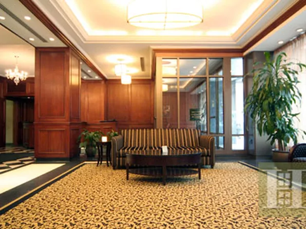 77 Seventh Avenue image 1 of 2
