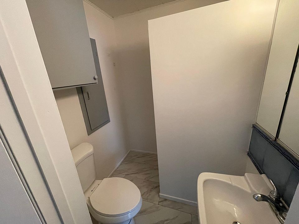 bathroom on 2nd floor
