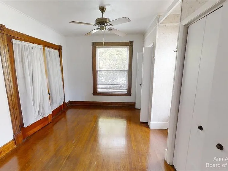 821 W Liberty St #1 — Photo 5