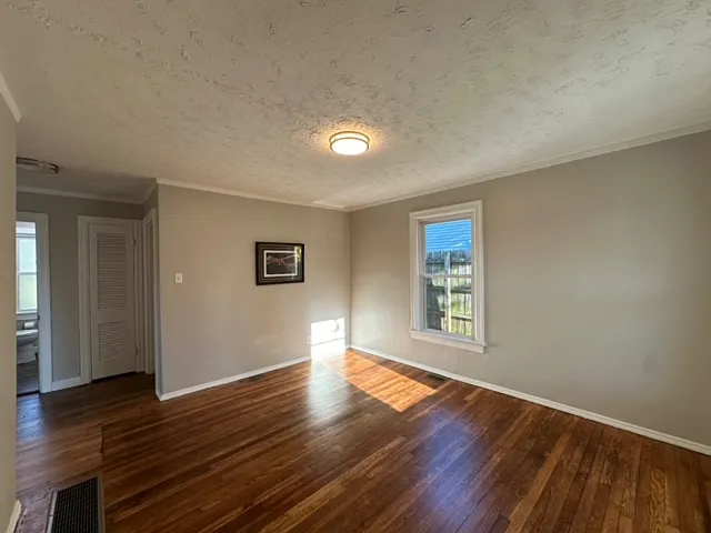 425 Meadow Park — Photo 5