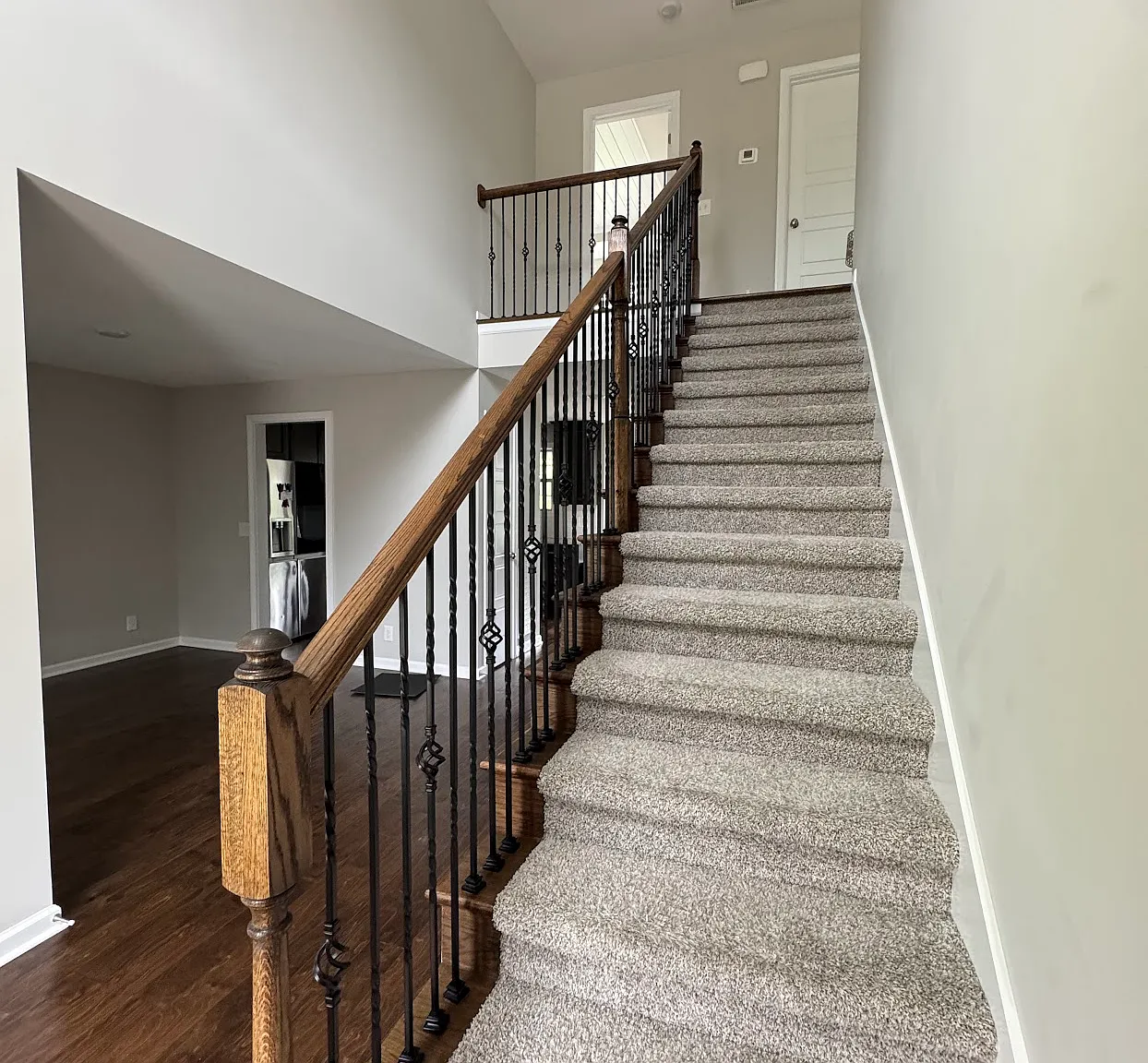 3 bed, 2.5 bath, 1758 sqft, $2,100 — Photo 3