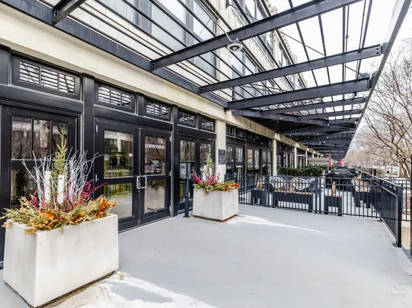 1150 W 15th St Unit 201, Chicago, IL 60608