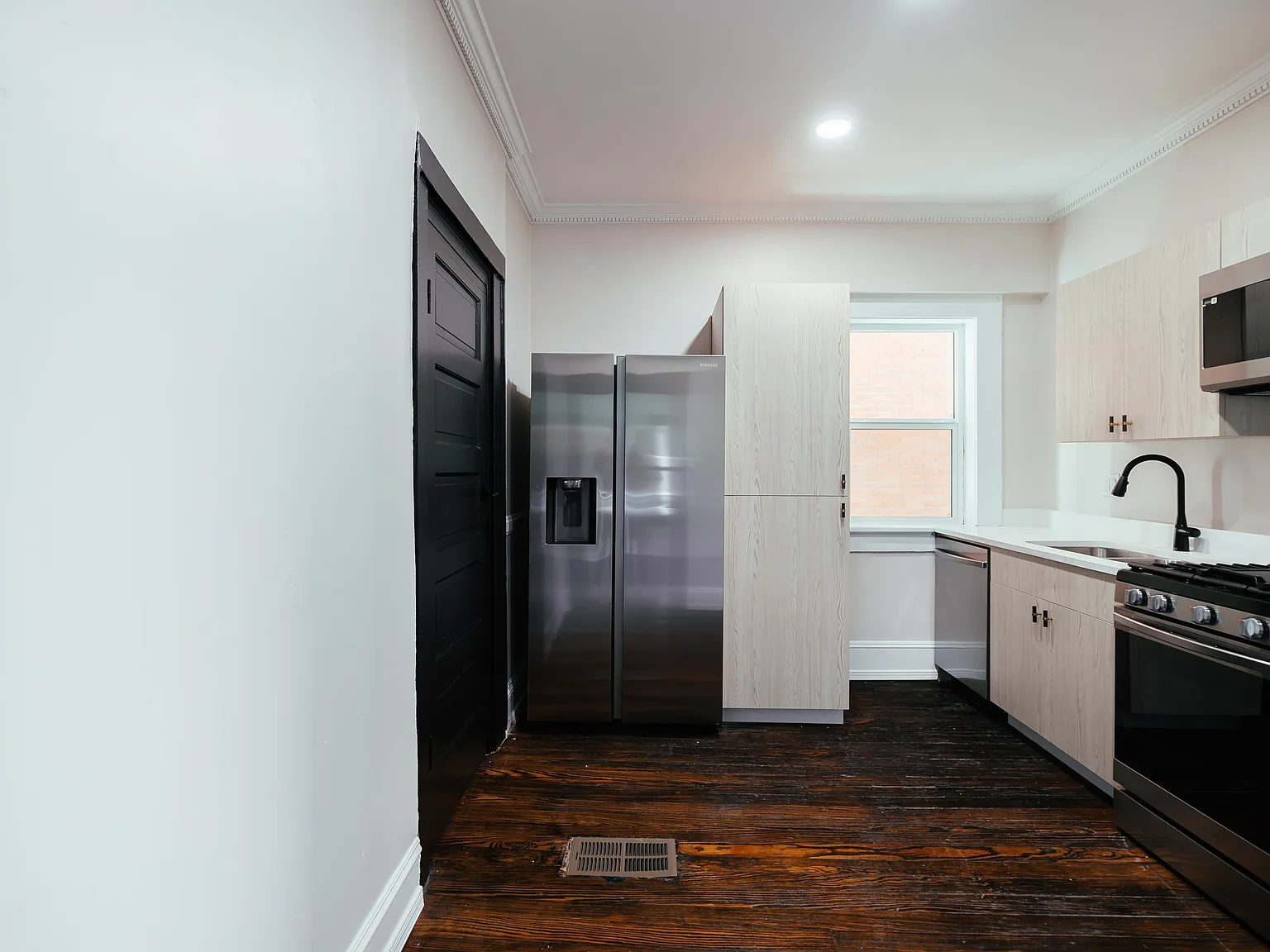 2 bed, $1,350 — Photo 3