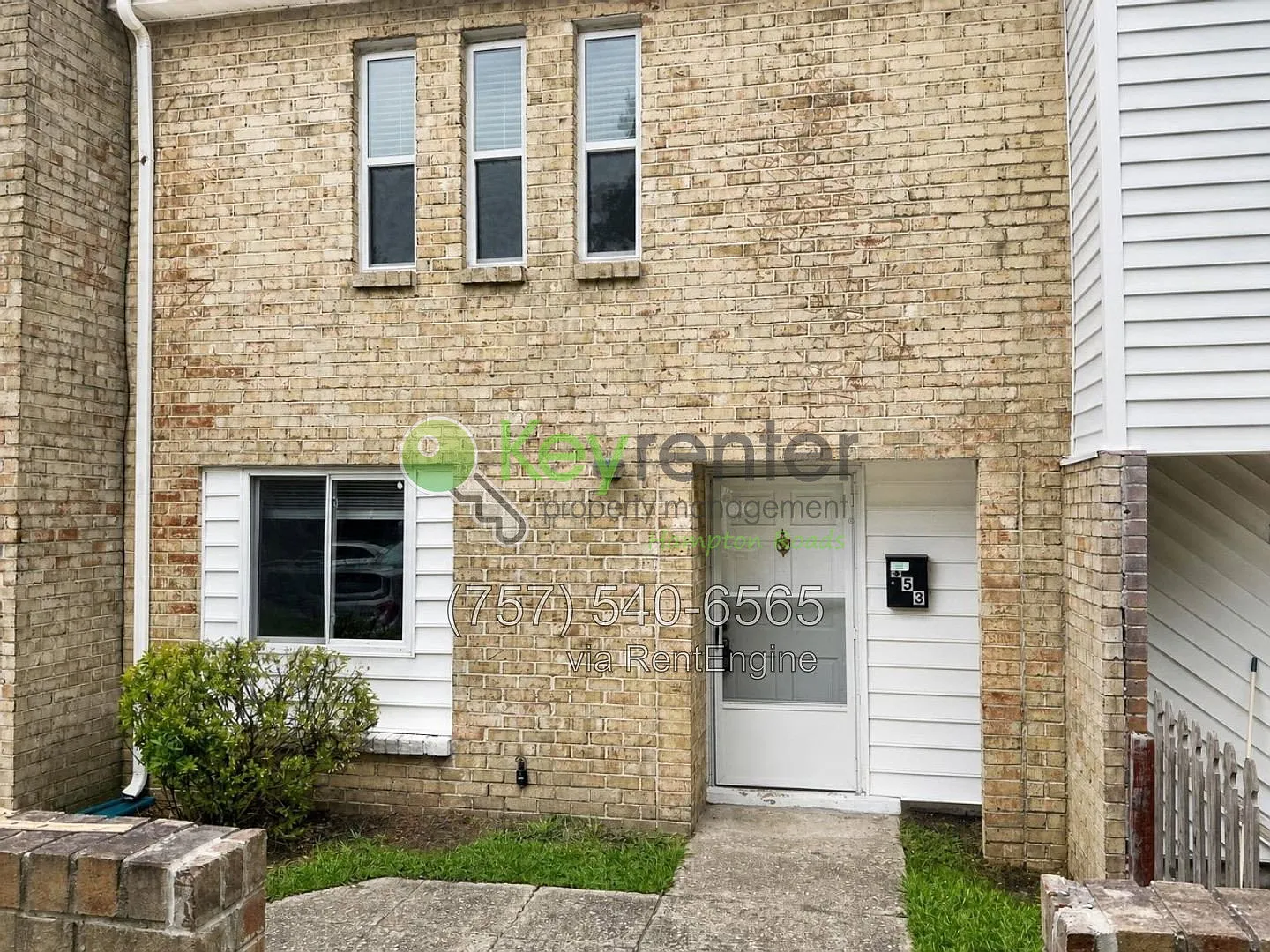 3 bed, 2.5 bath, 1467 sqft, $2,045 — Photo 3