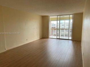 1001 NE 14th Ave APT 706, Hallandale, FL 33009