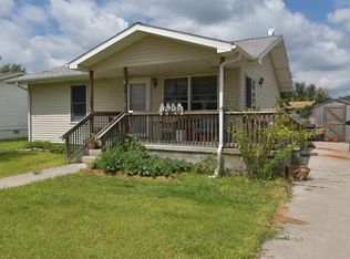 1208 E 10th St, Cozad, NE 69130
