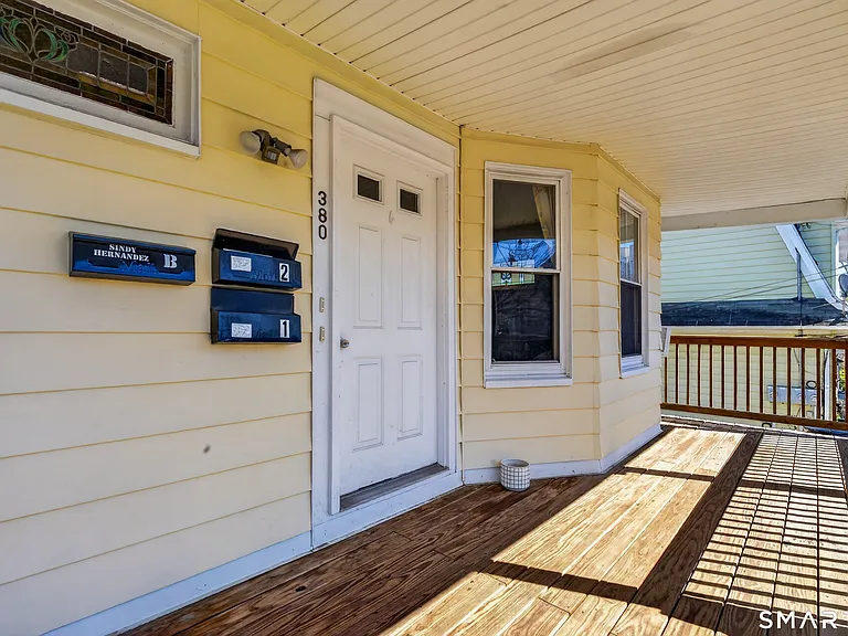 380 Gurdon St #1 — Photo 8