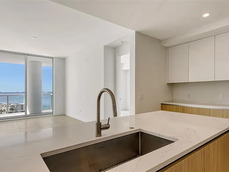301 Quay Cmns #1011 — Photo 18
